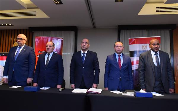ندوة توعوية مع شركات قطاع خاص بالقاهرة عن آليات تطبيق قانون العمل الجديد