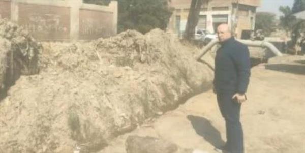 محافظ الفيوم يُحيل رئيس قرية قصر رشوان للتحقيق