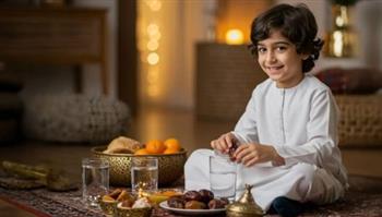   علامات تحذيرية أثناء صيام الأطفال في رمضان.. متى يجب إفطار الطفل فورًا؟