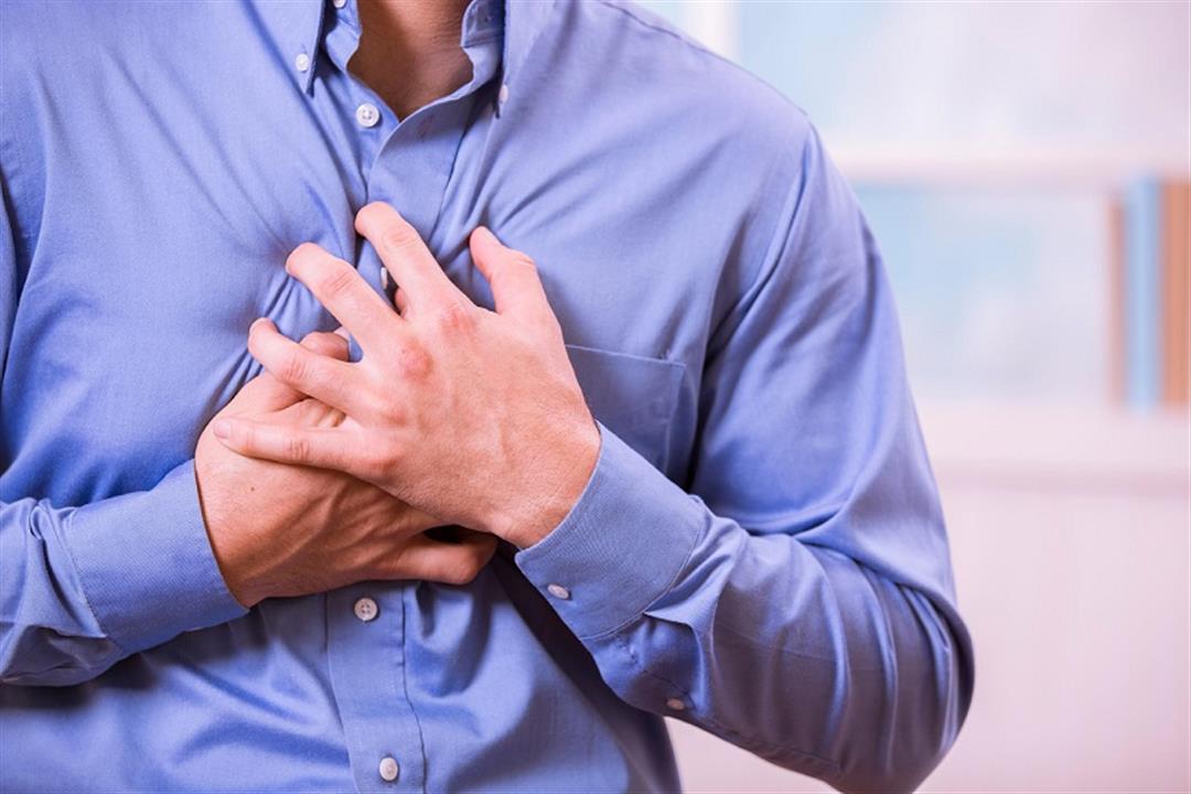 حسام موافي يحذر من إهمال ألم الصدر وتسارع ضربات القلب