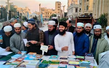   إقبال متزايد على معرض المجلس الأعلى للشئون الإسلامية بمسجد السيدة زينب