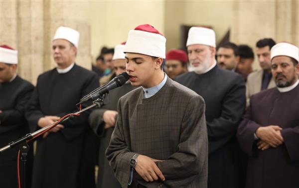 صوت أزهري واعد يصدح في رحاب الجامع الأزهر خلال صلاة التراويح