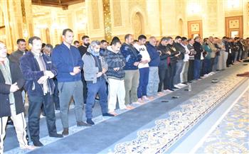  بتلاوات خاشعة.. نجوم «دولة التلاوة» يحيون الليلة الـ17 من رمضان  في المساجد الكبرى