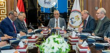   وزير الدولة للإنتاج الحربي يجتمع مع رؤساء مجالس إدارات الشركات المنتجة للذخائر