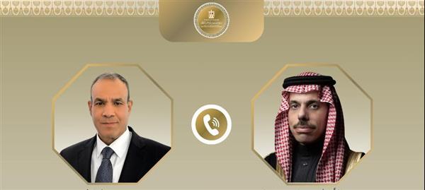 وزير الخارجية يبحث مع نظيره السعودي تنسيق المواقف إزاء التصعيد العسكري بالمنطقة