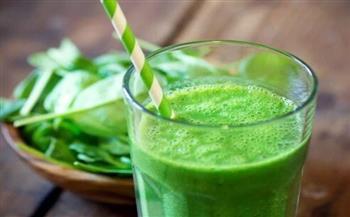العصير الأخضر والسموثي.. أيهما الأنسب لصحة الجسم؟