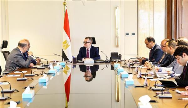 وزير التخطيط يبحث مع البنك الدولي تعميق الشراكة الاستراتيجية ودعم برامج التنمية