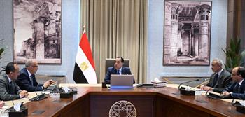   رئيس الوزراء يستعرض مع وزير الري مستجدات عددٍ من مشروعات الوزارة