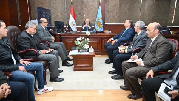محافظ الغربية: اجتماع لإحكام الرقابة على الأسواق بمنافذ ثابتة ومتحركة لتوفير السلع بأسعار مناسبة