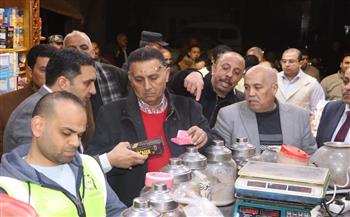   محافظ القليوبية يقود حملة رقابية مكبرة بمدينة طوخ لضبط الأسواق وإعدام لحوم ومواد غذائية غير صالحة 