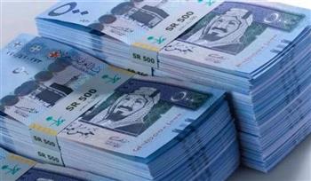  الريال السعودي ثابت.. فرص أفضل للتحويلات والاستثمار