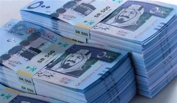الريال السعودي ثابت.. فرص أفضل للتحويلات والاستثمار