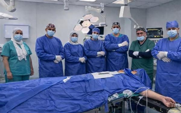 فريق طبي بالعجوزة التخصصي ينجح في إنقاذ طفل اخترق جسم معدني رقبته حتى قاع العين