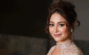   منة شلبي تبدأ تصوير "عنبر الموت" وتنتظر عرض "فرقة الموت" في السينما