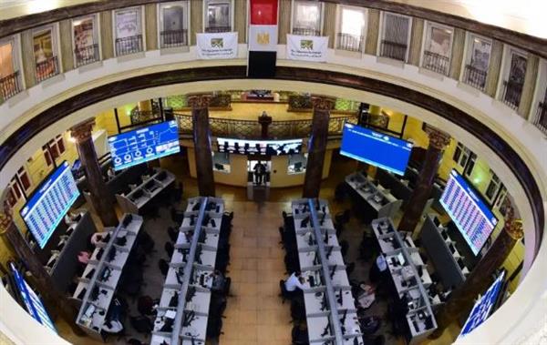 البورصة المصرية تواصل ارتفاعها بمنتصف التعاملات