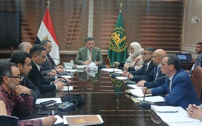 محافظ القليوبية يترأس اجتماع اللجنة العليا للإعلانات لبحث طلبات المعلنين