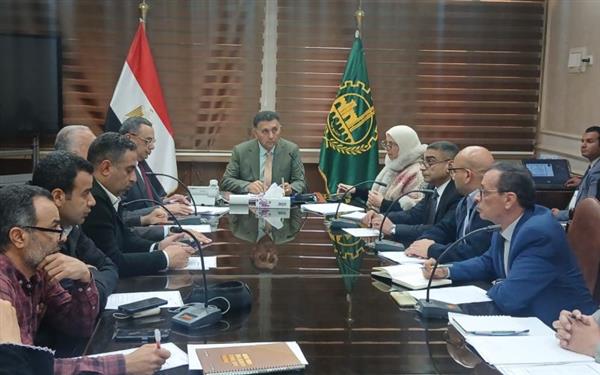 محافظ القليوبية يترأس اجتماع اللجنة العليا للإعلانات لبحث طلبات المعلنين