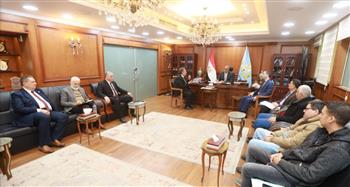   ملفات التنمية والخدمات على طاولة محافظ كفر الشيخ مع النواب والشيوخ