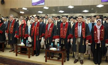   رئيس جامعة بنها يشهد حفل تخريج الدفعة 38 بكلية الطب البشري