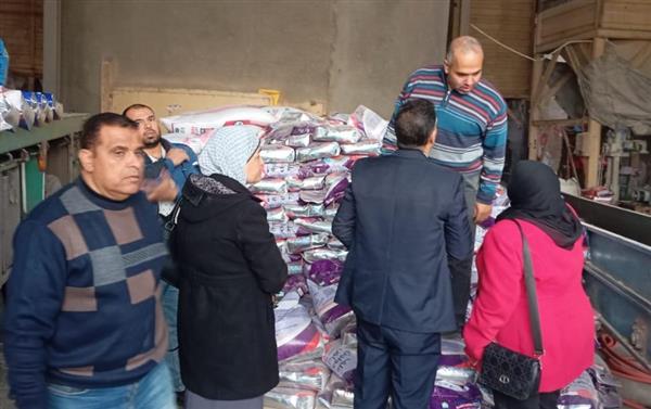 بتكليفات من وزير الزراعة.. حملات مفاجئة على مصانع الأعلاف وإحالة المخالفين للنيابة