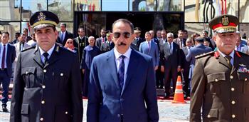   محافظ سوهاج يضع إكليل الزهور على النصب التذكاري لشهداء المحافظة