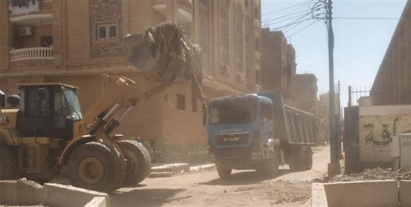 محافظ أسيوط: رفع 200 طن مخلفات خلال حملات نظافة مكثفة بمدينة ديروط