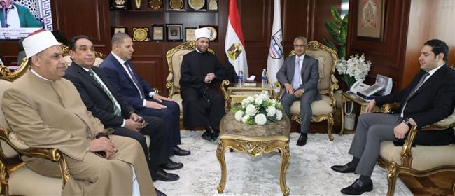 محافظ بني سويف يستقبل وزير الأوقاف لصلاة الجمعة بالعيد القومي للمحافظة