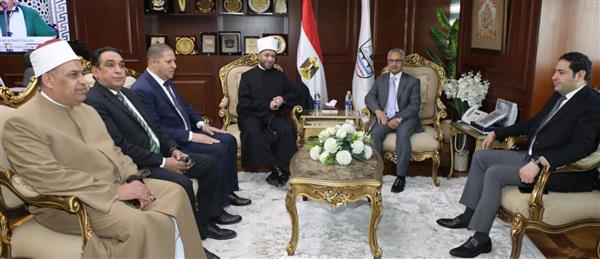 محافظ بني سويف يستقبل وزير الأوقاف لصلاة الجمعة بالعيد القومي للمحافظة