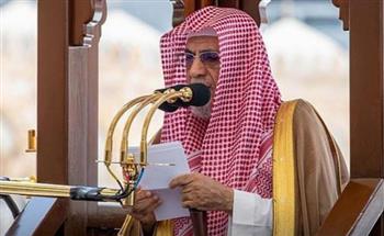   إمام المسجد الحرام يحذر من نشر الشائعات: أوزار مضاعفة يوم القيامة