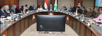   محافظ الجيزة يترأس اجتماع اللجنة العليا للإعلانات لضبط المنظومة وتعظيم الموارد