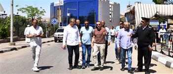   محافظ أسوان يتفقد محيط الكنائس استعدادًا لعيد القيامة وشم النسيم