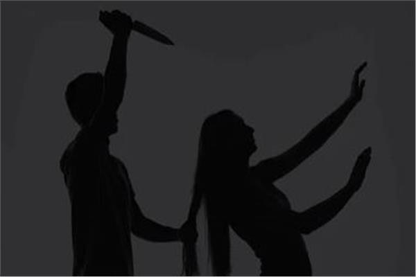 طعنا بالسكين.. زوج يقتل زوجته في بالإسكندرية