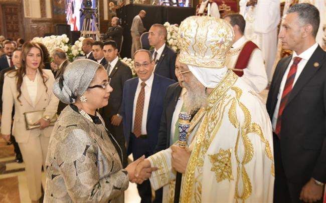 رئيسة القومي للمرأة تشهد قداس عيد القيامة بالكاتدرائية المرقسية وتُهنئ البابا تواضروس