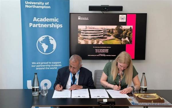 رئيس الأكاديمية العربية يبحث آفاق التعاون الدولي مع جامعة نورثهامبتون البريطانية