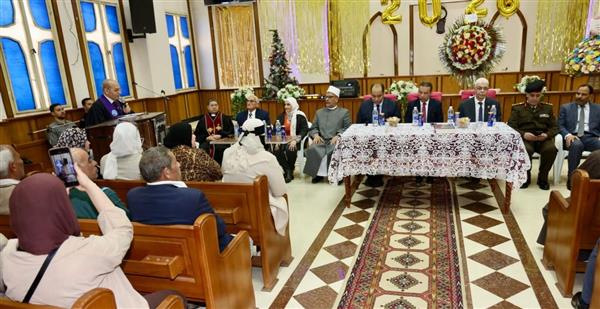 محافظ المنوفية يزور مقر الكنيسة الإنجيلية بشبين الكوم
