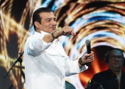 إيهاب توفيق يواصل نجاحاته الغنائية بحفل جماهيري ضخم في الإمارات