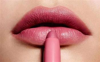 كيف تختارين أحمر الشفاه الوردي والنيود المثالي حسب لون بشرتك