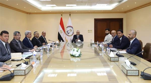 وزير الإنتاج الحربي يستقبل ممثلي شركة "باراسون للأنظمة المتقدمة" الهندية