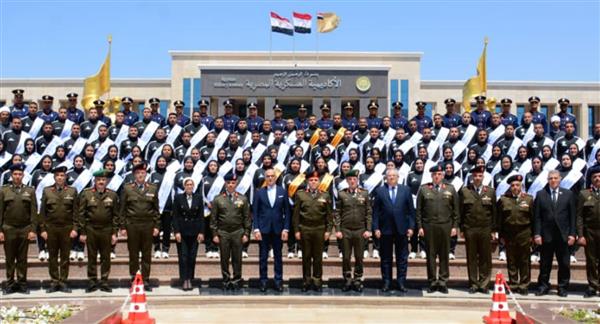 الأكاديمية العسكرية المصرية تنظم حفل إنتهاء دورة تعايش لطلبة جامعة عين شمس