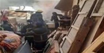 السيطرة على حريق في مبنى للأخشاب والخردة بطوخ