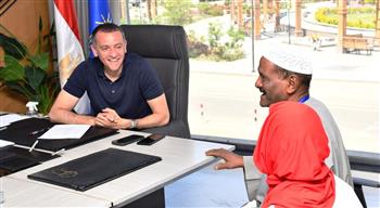   محافظ أسوان يستمع لمطالب وشكاوى المواطنين 