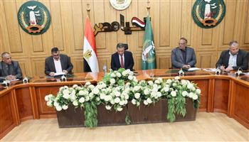  قرار عاجل من محافظ المنوفية لمتابعة مصانع الأعلاف والمطاحن