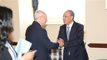 وزير الخارجية يلتقي زعيم الأغلبية الجمهورية بمجلس النواب الأمريكي