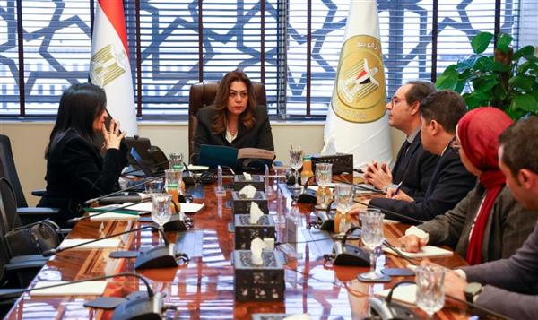منال عوض: شراكة مع القطاع المصرفي للاستفادة من الميزة التنافسية لمنتجات المحافظات