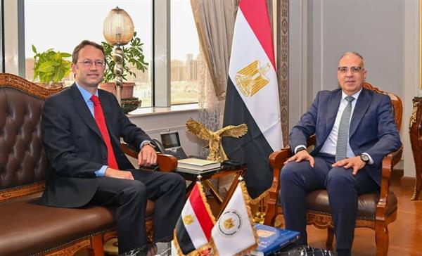 وزير الري يلتقي سفير إسبانيا