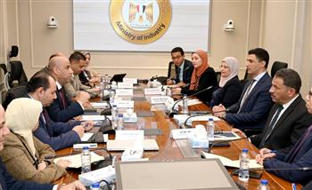   وزيرا الصناعة والعمل يبحثان تعزيز التعاون في المجالات المشتركة