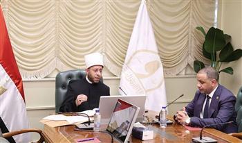 وزير الأوقاف يناقش خطط تعظيم عوائد الوقف وتطوير آليات الاستثمار لدى الهيئة