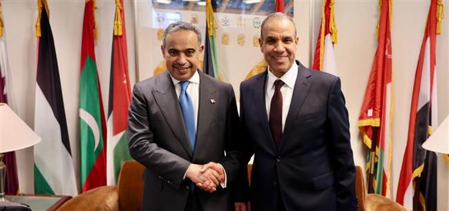 عبد العاطي يبحث مع وزير المالية القطري تعزيز التعاون الثنائي في واشنطن