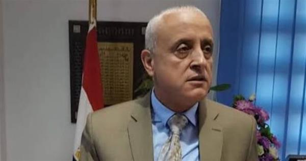 محافظ الأقصر يؤدي صلاة الجمعة بمسجد السيد يوسف الحجاجي