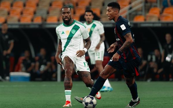 الأهلي السعودي يعبر جوهور بصعوبة ويبلغ نصف نهائي دوري أبطال آسيا